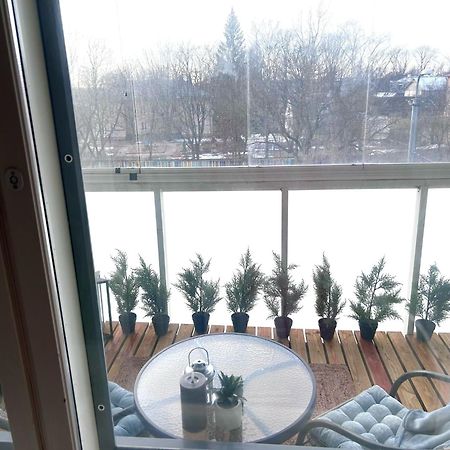 Stella'S Apartment - City Center - Free Secure Parking - Big Sun Terrace - Air Conditioning - Wifi - Tram To The Tallinn Bus Station And Old Town Bagian luar foto