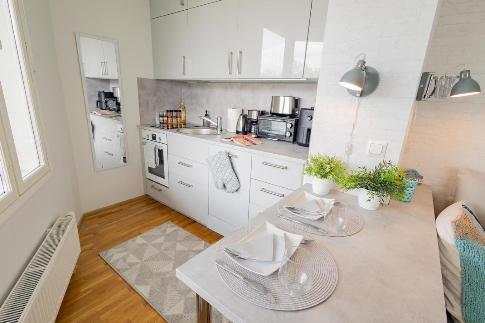 Stella'S Apartment - City Center - Free Secure Parking - Big Sun Terrace - Air Conditioning - Wifi - Tram To The Tallinn Bus Station And Old Town Bagian luar foto