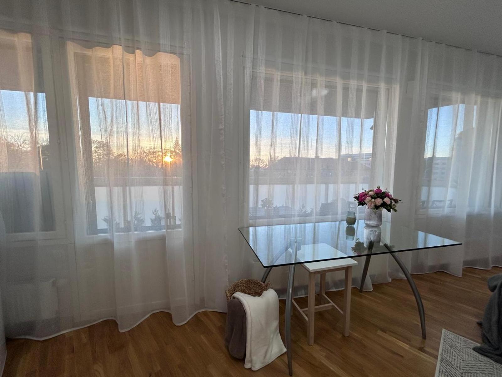 Stella'S Apartment - City Center - Free Secure Parking - Big Sun Terrace - Air Conditioning - Wifi - Tram To The Tallinn Bus Station And Old Town Bagian luar foto