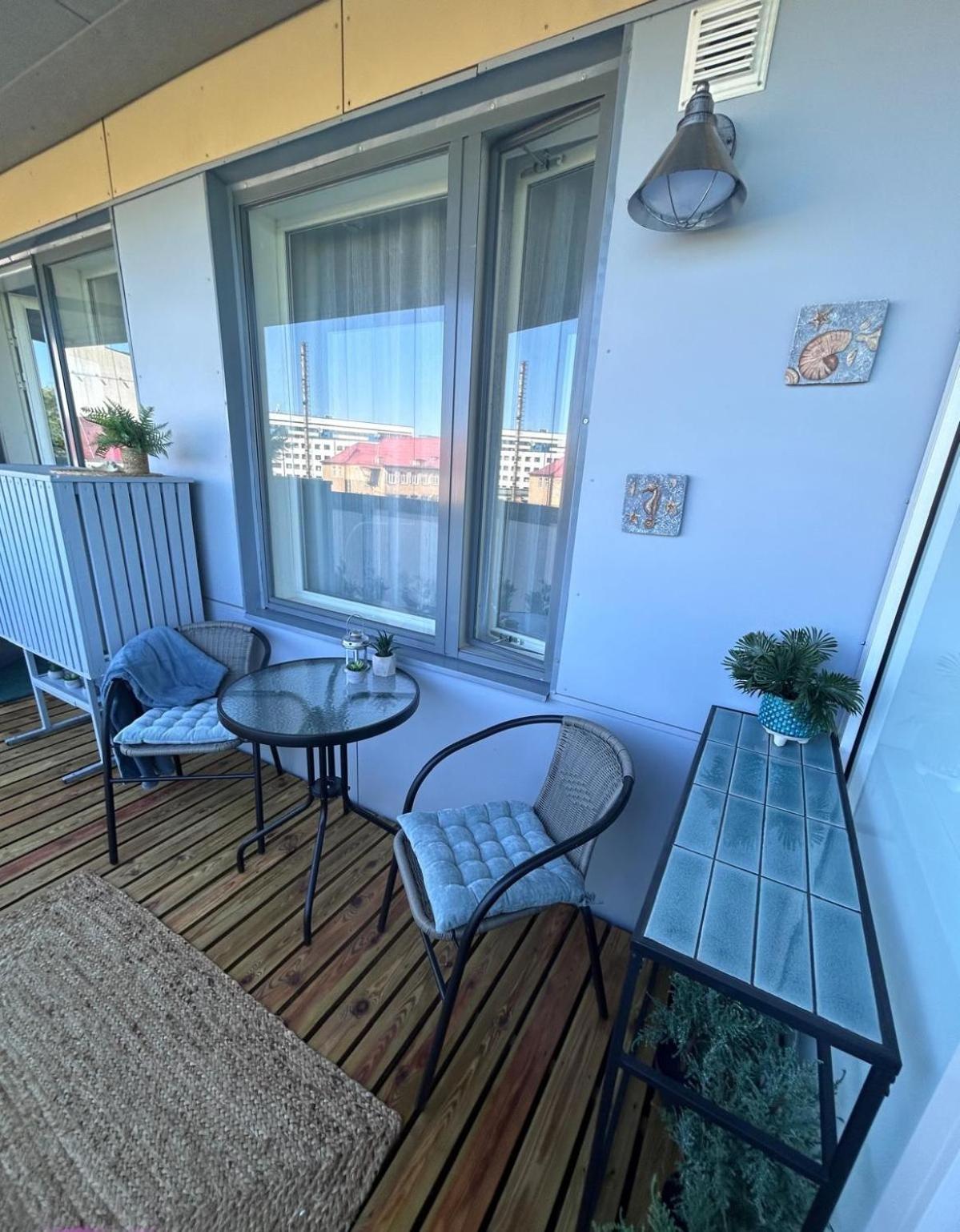 Stella'S Apartment - City Center - Free Secure Parking - Big Sun Terrace - Air Conditioning - Wifi - Tram To The Tallinn Bus Station And Old Town Bagian luar foto