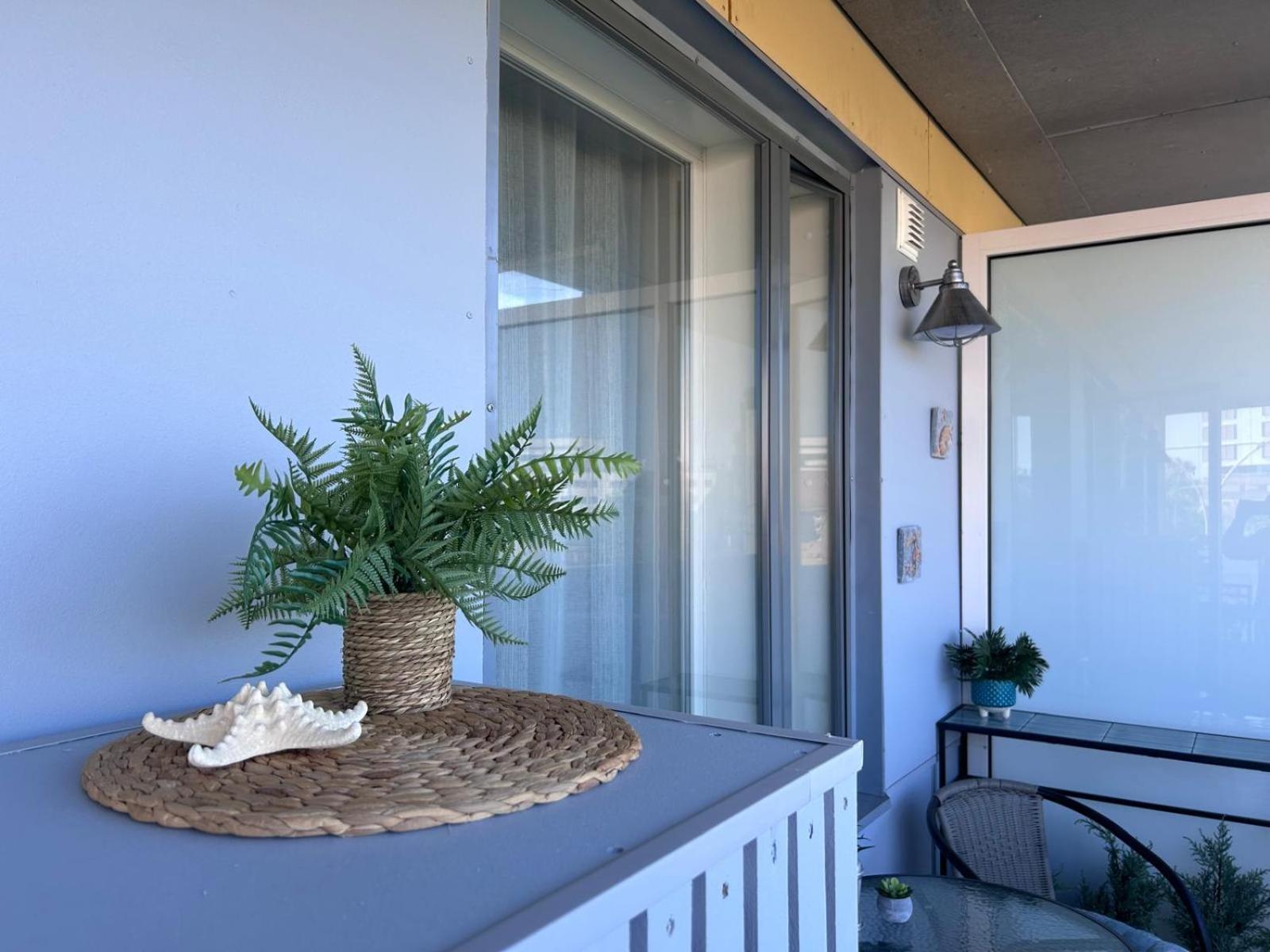Stella'S Apartment - City Center - Free Secure Parking - Big Sun Terrace - Air Conditioning - Wifi - Tram To The Tallinn Bus Station And Old Town Bagian luar foto