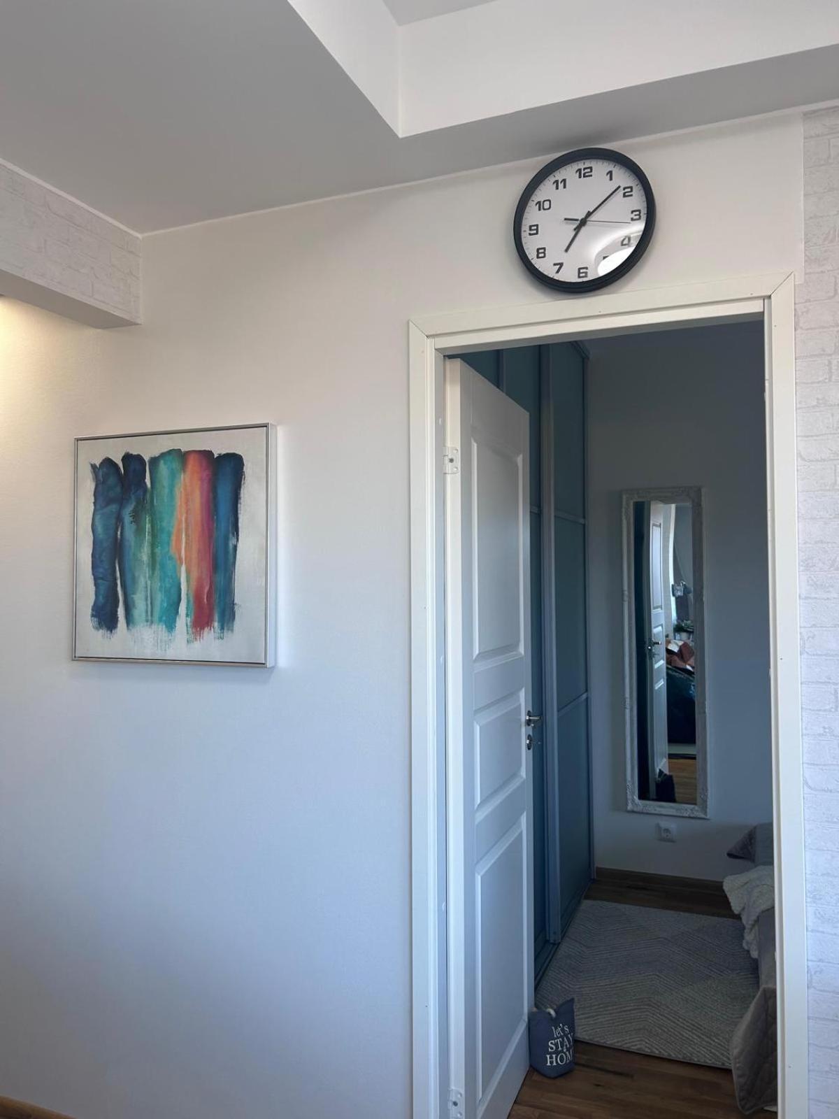 Stella'S Apartment - City Center - Free Secure Parking - Big Sun Terrace - Air Conditioning - Wifi - Tram To The Tallinn Bus Station And Old Town Bagian luar foto
