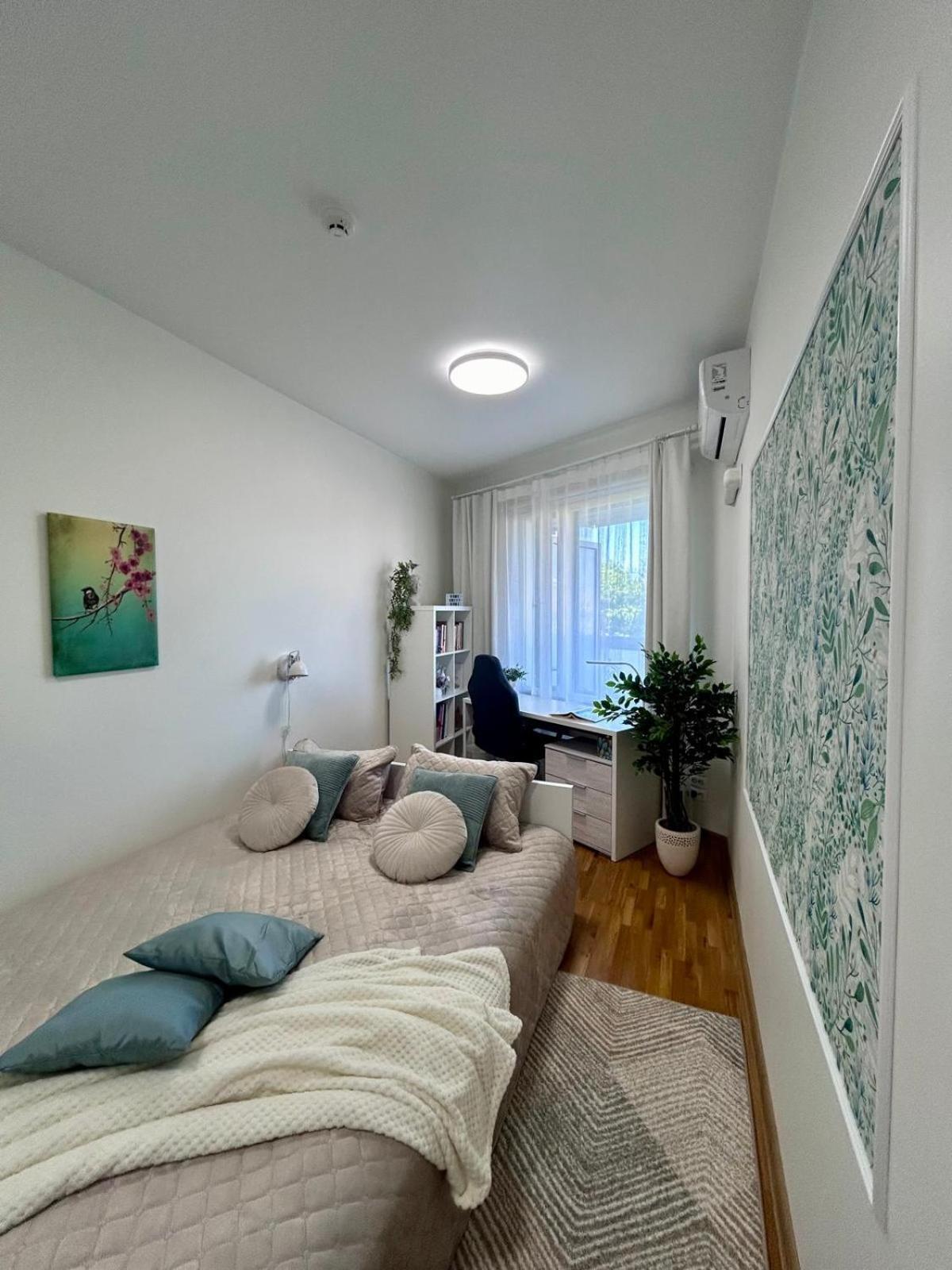 Stella'S Apartment - City Center - Free Secure Parking - Big Sun Terrace - Air Conditioning - Wifi - Tram To The Tallinn Bus Station And Old Town Bagian luar foto