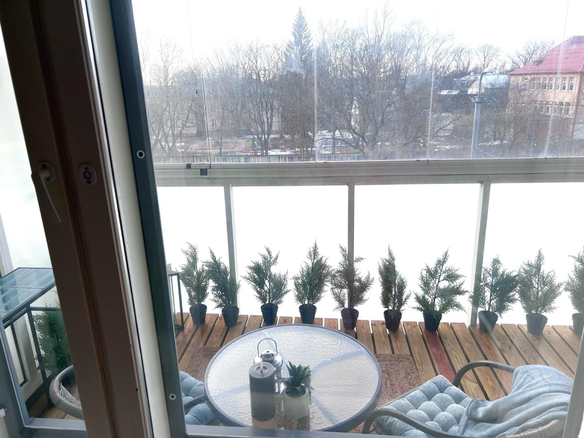Stella'S Apartment - City Center - Free Secure Parking - Big Sun Terrace - Air Conditioning - Wifi - Tram To The Tallinn Bus Station And Old Town Bagian luar foto