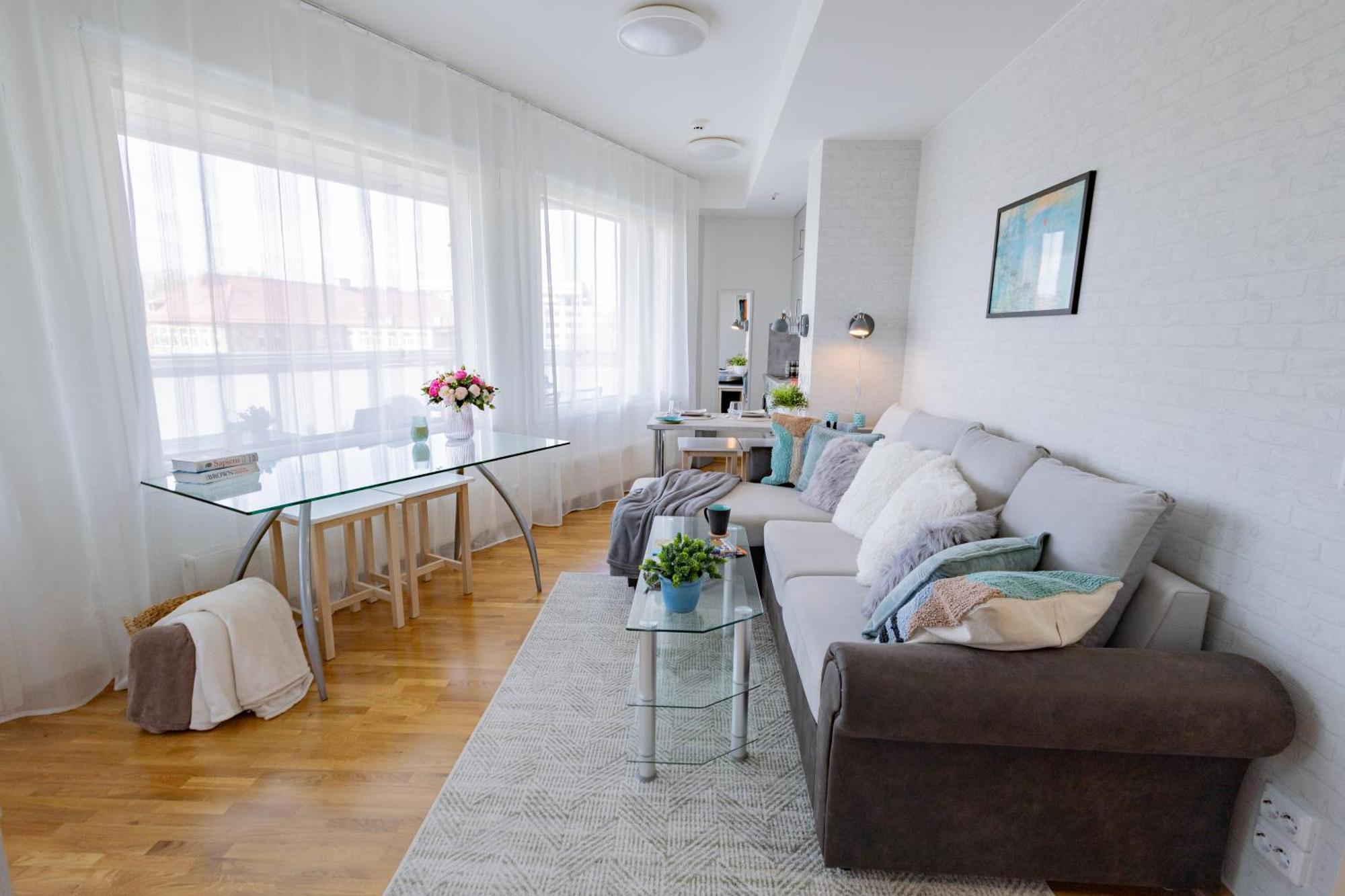 Stella'S Apartment - City Center - Free Secure Parking - Big Sun Terrace - Air Conditioning - Wifi - Tram To The Tallinn Bus Station And Old Town Bagian luar foto